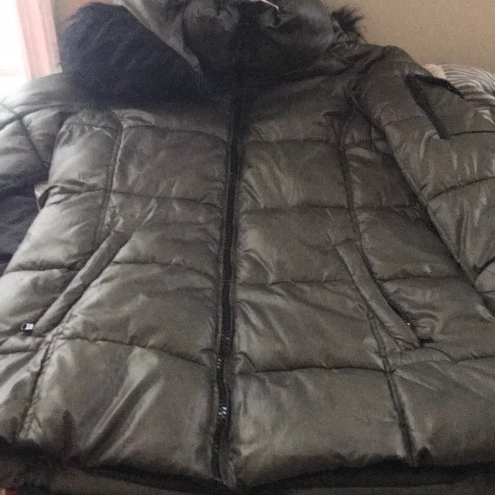 CELSIUS PREMIUM WINTER COAT SIZE MEDIUM - Picture 1 of 3